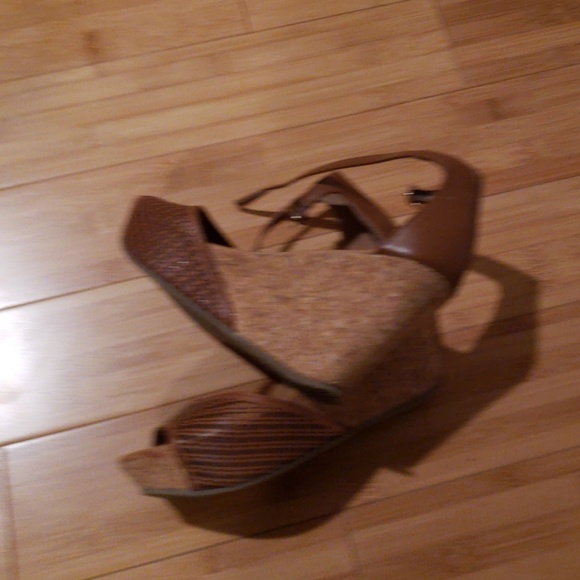 Cork wedges - Picture 2 of 3